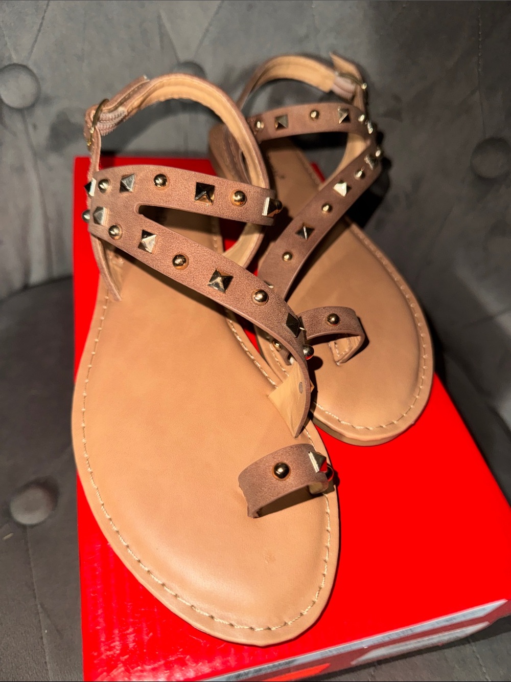 Pierre Dumas Tan Studded Toe-Loop Sandals